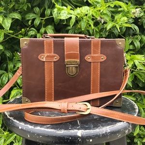 Nu G box crossbody bag with adjustable strap👜